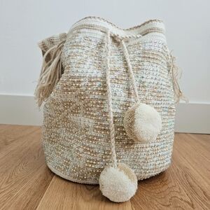 Handwoven Crochet Colombian Wayuu Colombia Cream Beaded Women's Bag Pompoms